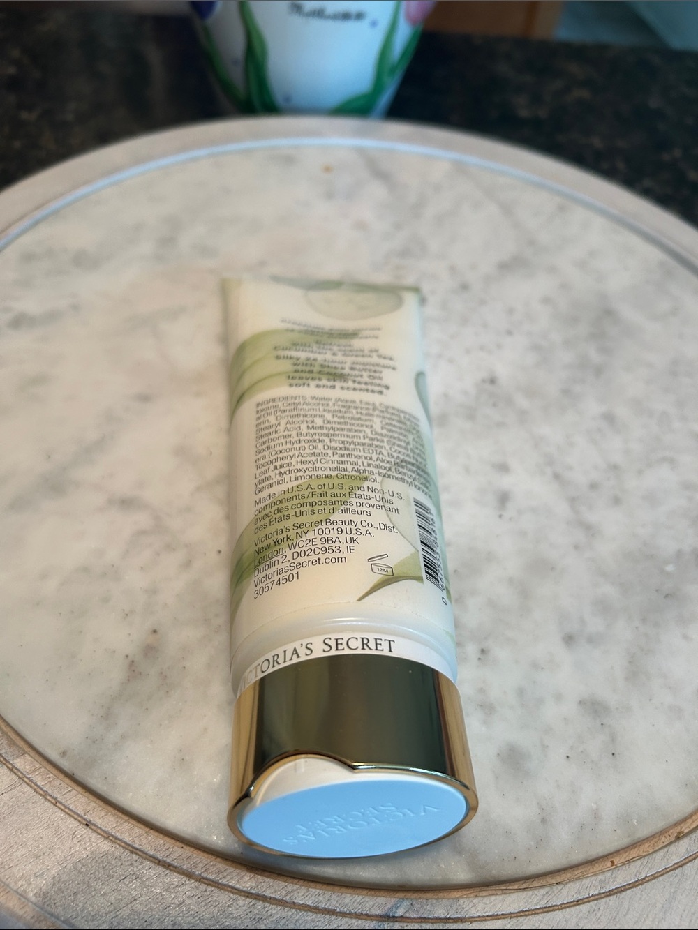 Victoria's Secret Cucumber & Green Tea Body Lotion and Scrub - Green, White - Picture 3 of 4